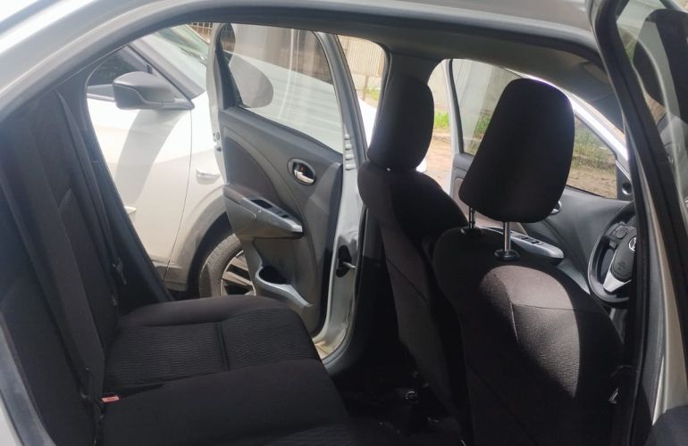 Toyota Etios Sedan X Plus 1.5 (Flex) (Aut) - Foto #4