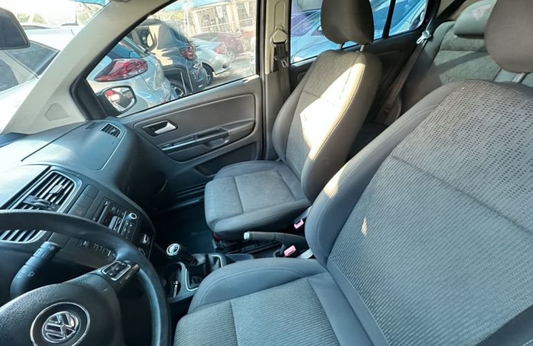 Volkswagen Fox 1.0 8V (Flex) - Foto #4