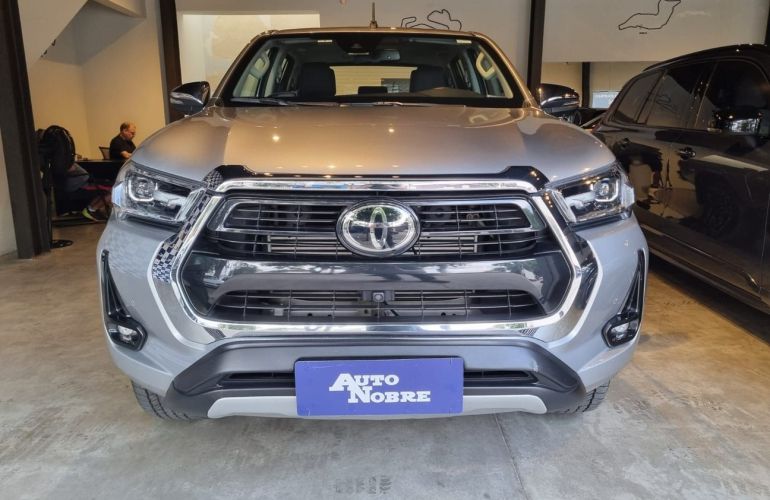 Toyota Hilux 2.8 D-4d Turbo CD Srx Limited 4x4 - Foto #2