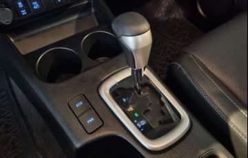 Toyota Hilux 2.8 D-4d Turbo CD Srx Limited 4x4 - Foto #8