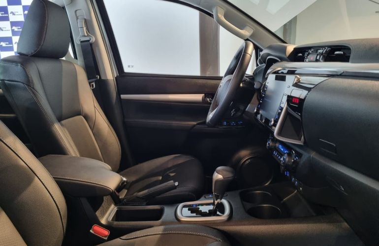 Toyota Hilux 2.8 D-4d Turbo CD Srx Limited 4x4 - Foto #10