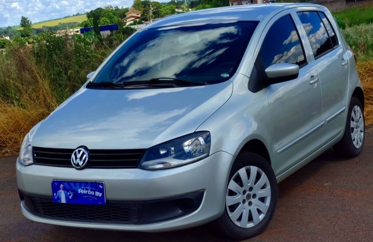 Volkswagen Fox 1.0 8V (Flex) - Foto #2