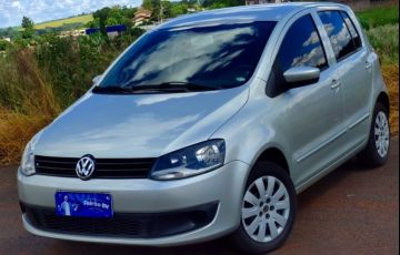 Volkswagen Fox 1.0 8V (Flex) - Foto #2