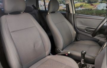 Volkswagen Fox 1.0 8V (Flex) - Foto #6