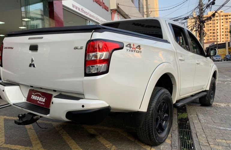 Mitsubishi L200 Triton 2.4 16V Turbo Sport GLS CD 4x4 - Foto #7