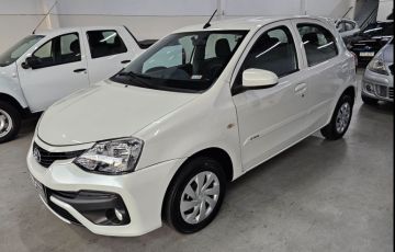 Toyota Etios 1.3 X 16v - Foto #2