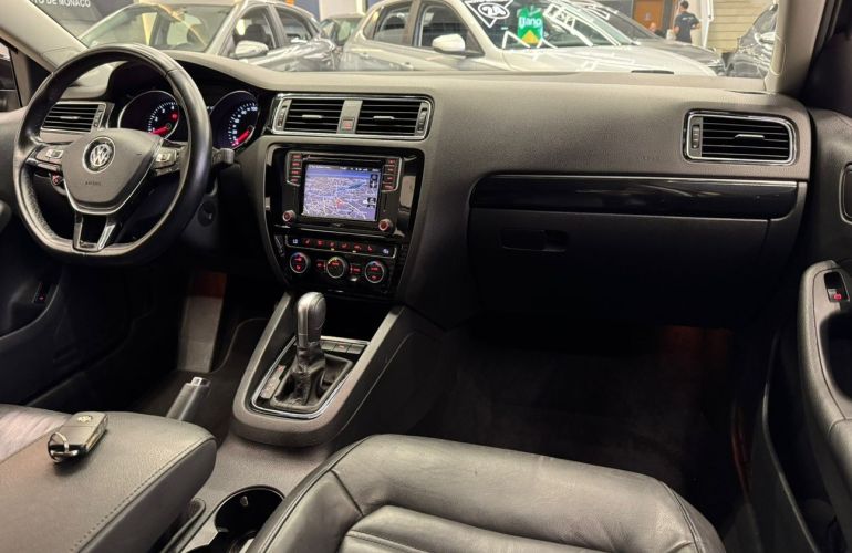 Volkswagen Jetta 2.0 TSi Highline 211cv - Foto #10