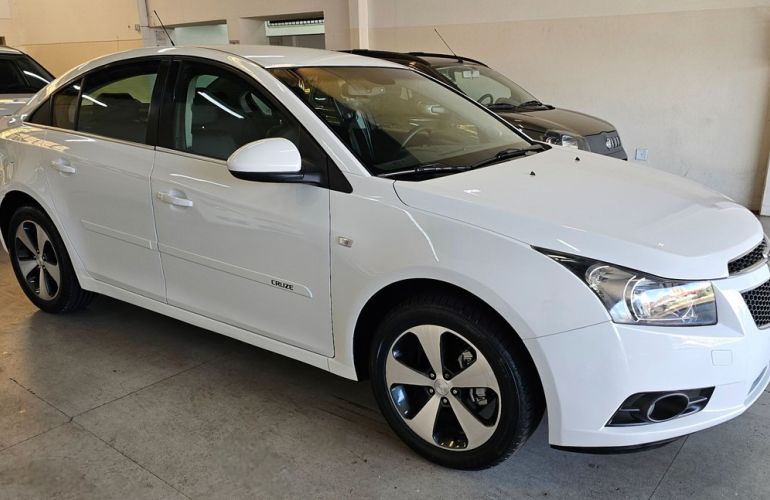 Chevrolet Cruze 1.8 LT 16V Sedan - Foto #3