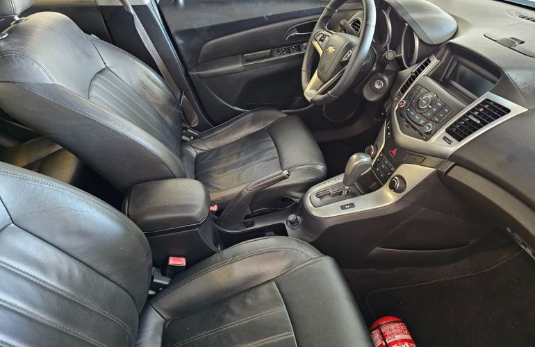 Chevrolet Cruze 1.8 LT 16V Sedan - Foto #4