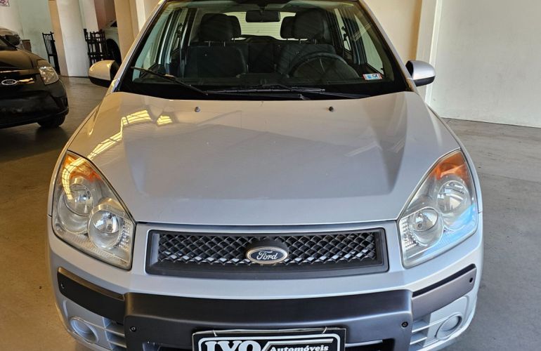Ford Fiesta 1.6 MPi Trail Hatch 8v - Foto #1