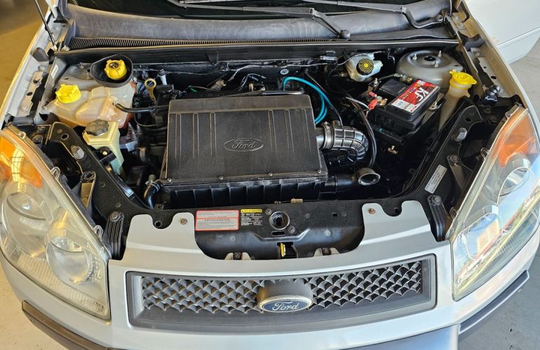 Ford Fiesta 1.6 MPi Trail Hatch 8v - Foto #6