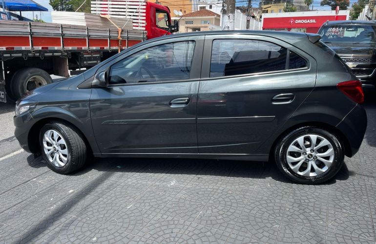 Chevrolet Onix 1.4 MPFi LT 8v - Foto #5