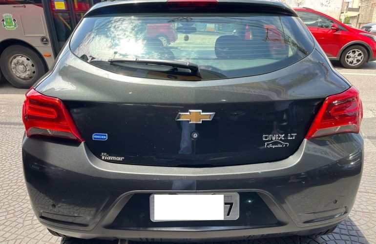 Chevrolet Onix 1.4 MPFi LT 8v - Foto #6