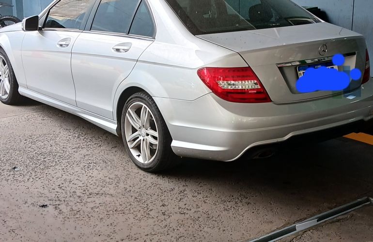 Mercedes-Benz C 180 1.6 CGI Turbo - Foto #2