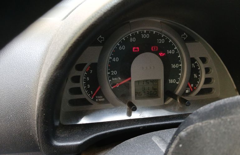 Volkswagen Fox 1.0 8V (Flex) - Foto #4