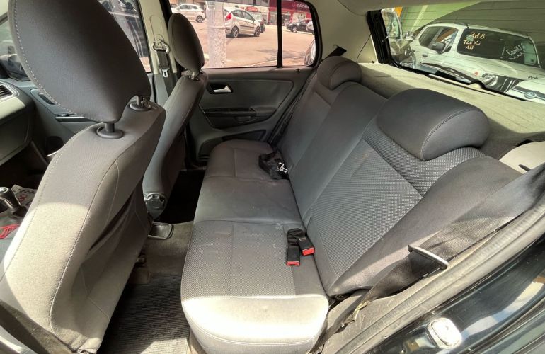 Volkswagen Fox 1.6 Mi 8v - Foto #8