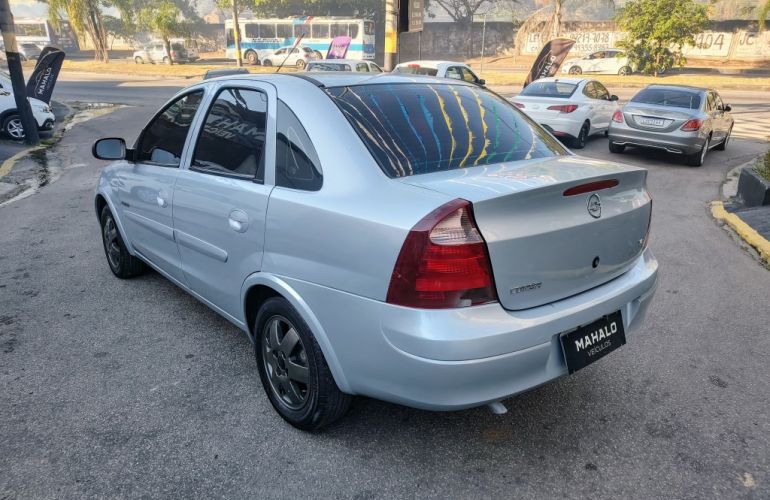 Chevrolet Corsa 1.4 MPFi Premium Sedan 8V Flex 4p Manual - Foto #2
