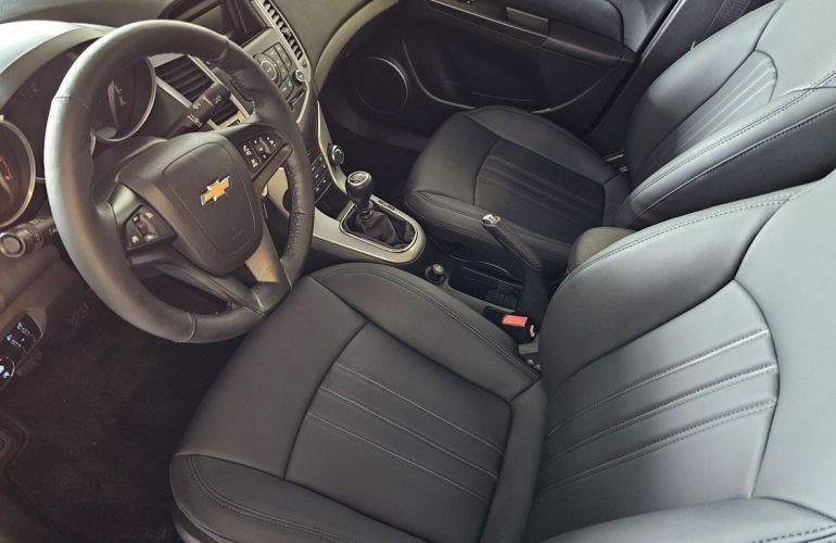 Chevrolet Cruze 1.8 LT 16v - Foto #4