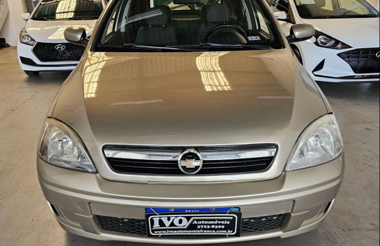 Chevrolet Corsa 1.0 MPFi Maxx Sedan 8v - Foto #1
