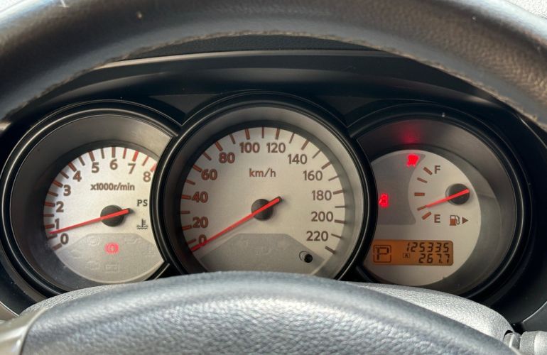 Nissan Livina 1.8 S 16v - Foto #8