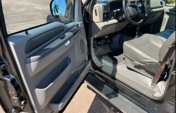 Ford F-250 XLT 4x2 3.9 (Cab Simples) - Foto #5