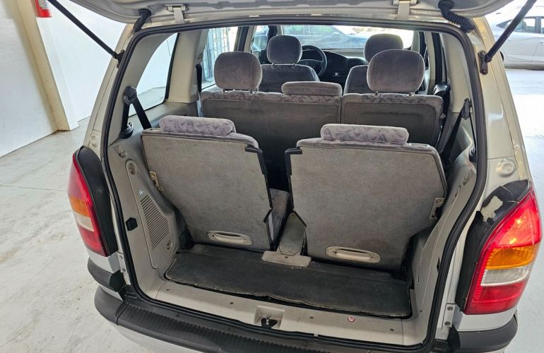 Chevrolet Zafira 2.0 MPFi 16v - Foto #6