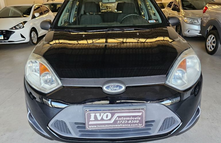 Ford Fiesta 1.6 MPi Class Hatch 8v - Foto #1