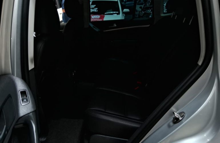 Volkswagen Tiguan 2.0 TSi 16V Turbo - Foto #5