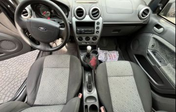 Ford Fiesta 1.6 MPi Class Hatch 8v - Foto #6