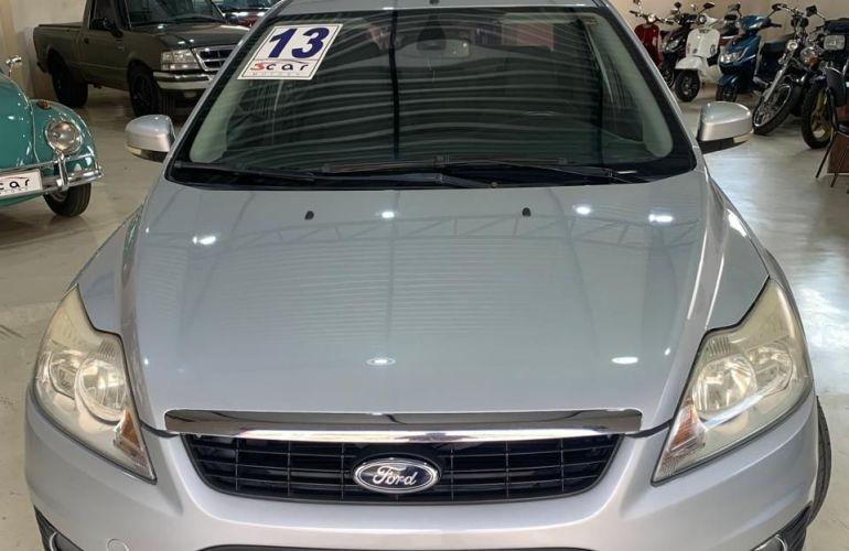 Ford Focus 2.0 Glx Sedan 16v - Foto #2