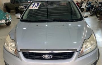 Ford Focus 2.0 Glx Sedan 16v - Foto #2