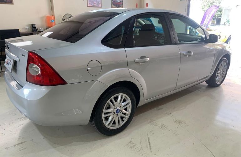 Ford Focus 2.0 Glx Sedan 16v - Foto #6