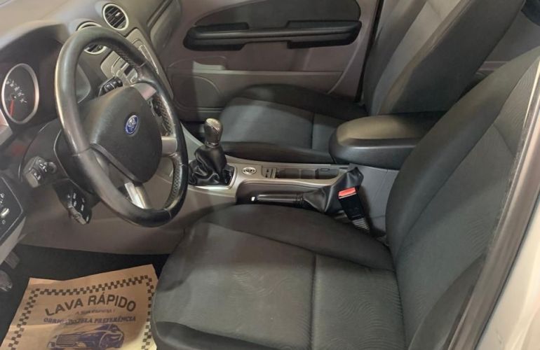 Ford Focus 2.0 Glx Sedan 16v - Foto #7