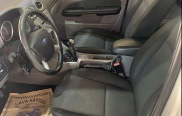 Ford Focus 2.0 Glx Sedan 16v - Foto #7