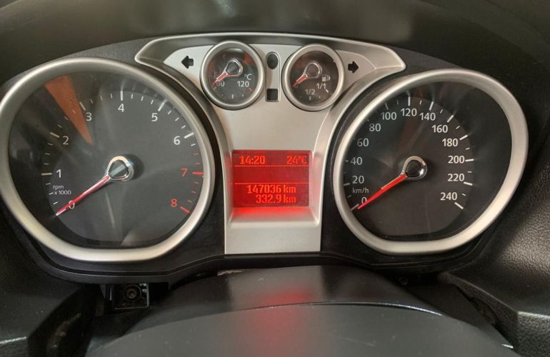Ford Focus 2.0 Glx Sedan 16v - Foto #9