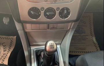 Ford Focus 2.0 Glx Sedan 16v - Foto #10