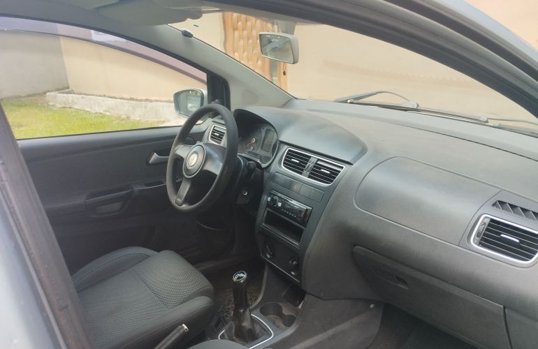 Volkswagen Fox 1.0 8V (Flex) 4p - Foto #1