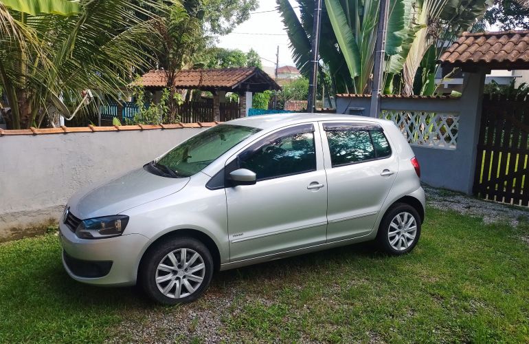 Volkswagen Fox 1.0 8V (Flex) 4p - Foto #2