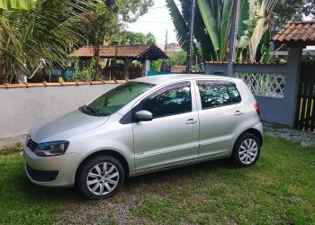 Volkswagen Fox 1.0 8V (Flex) 4p - Foto #2