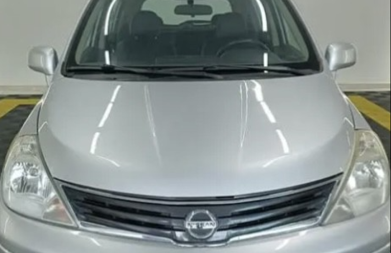 Nissan Tiida SL 1.8 (flex) - Foto #2