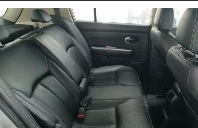 Nissan Tiida SL 1.8 (flex) - Foto #4