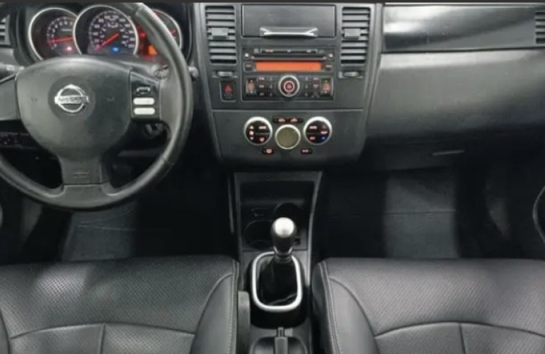 Nissan Tiida SL 1.8 (flex) - Foto #5