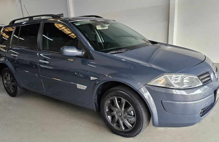 Renault Megane 1.6 Dynamique Grand Tour 16v - Foto #2
