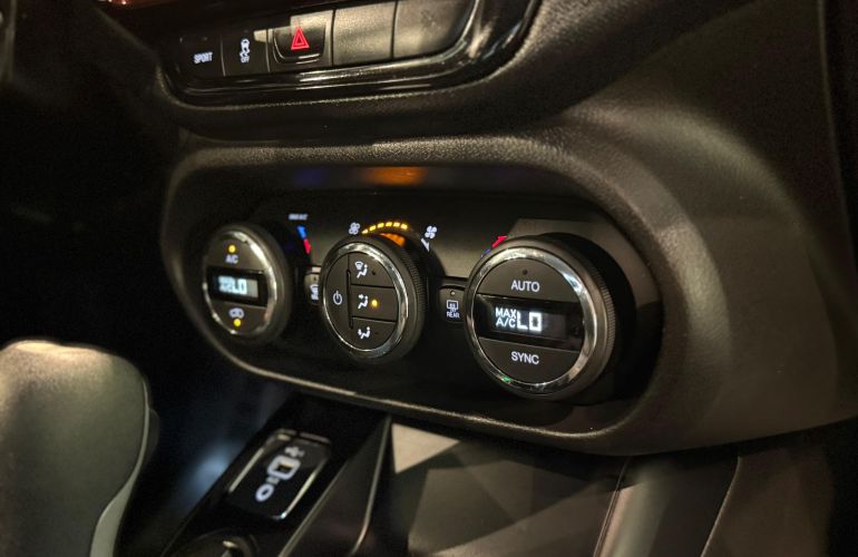Fiat Toro 1.8 Freedom (Aut) - Foto #7