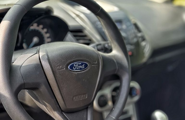 Ford New Fiesta SE 1.6 16V - Foto #1