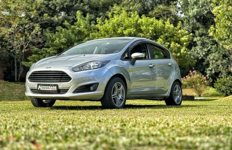 Ford New Fiesta SE 1.6 16V - Foto #4