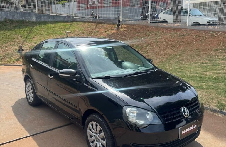 Volkswagen Polo Sedan 1.6 Mi 8v - Foto #3