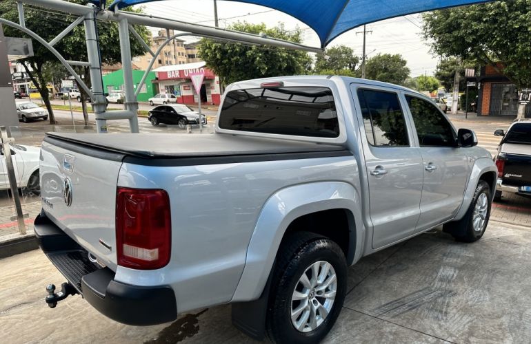 Volkswagen Amarok 2.0 CD Comfortline 4x4 (Aut) - Foto #4