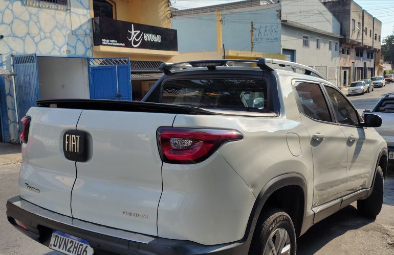 Fiat Toro Freedom 1.8 AT6 4x2 (Flex) - Foto #1