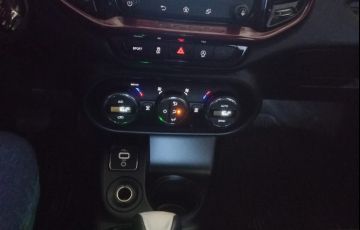 Fiat Toro Freedom 1.8 AT6 4x2 (Flex) - Foto #5